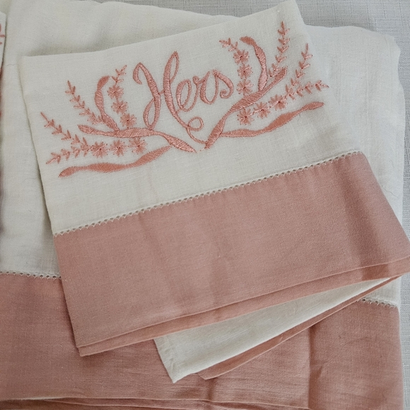 Mid-century pillowcases embroidered with "His" & "Hers" includes flat sheet - Picture 6 of 6